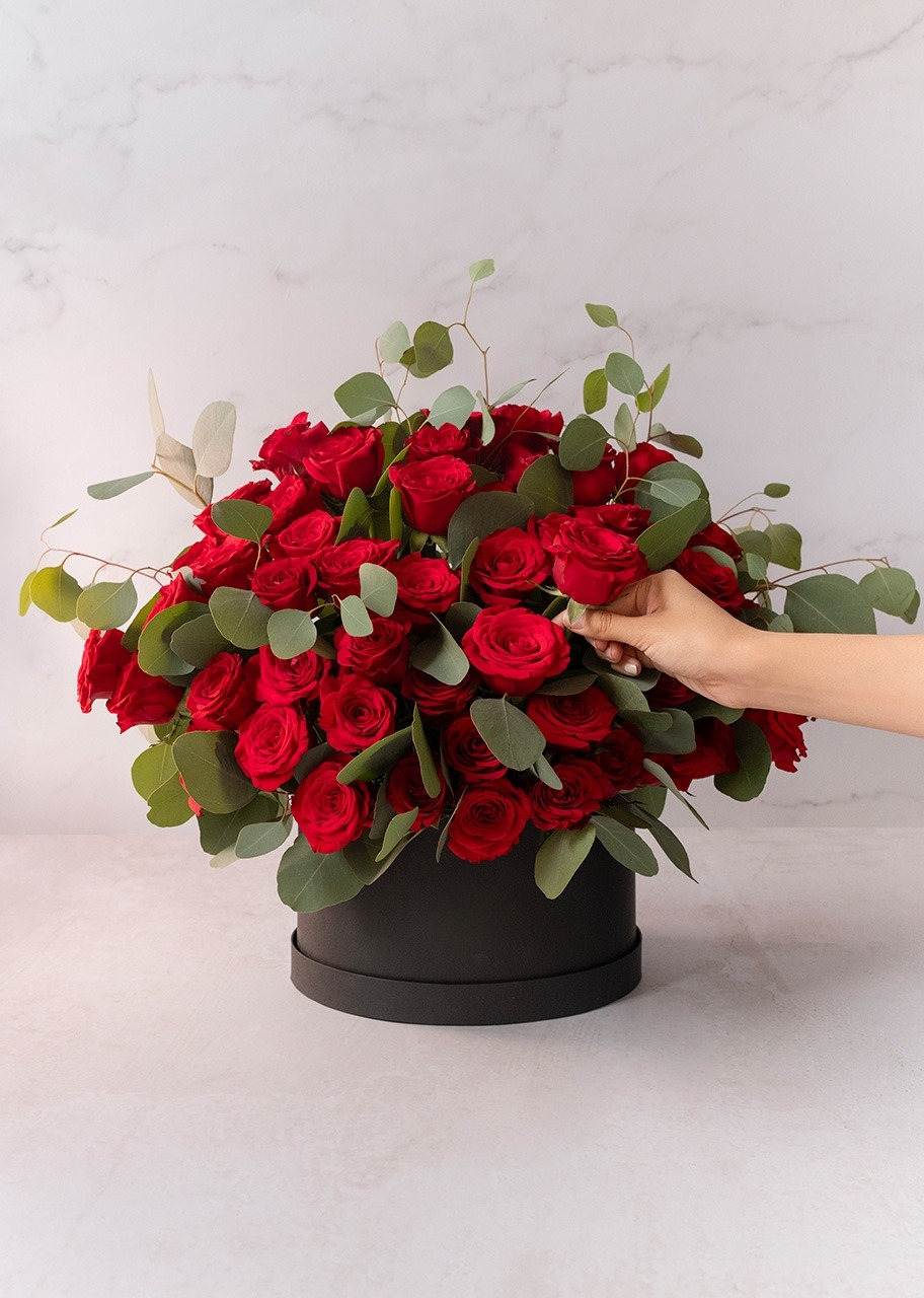 Caja con 50 rosas rojas