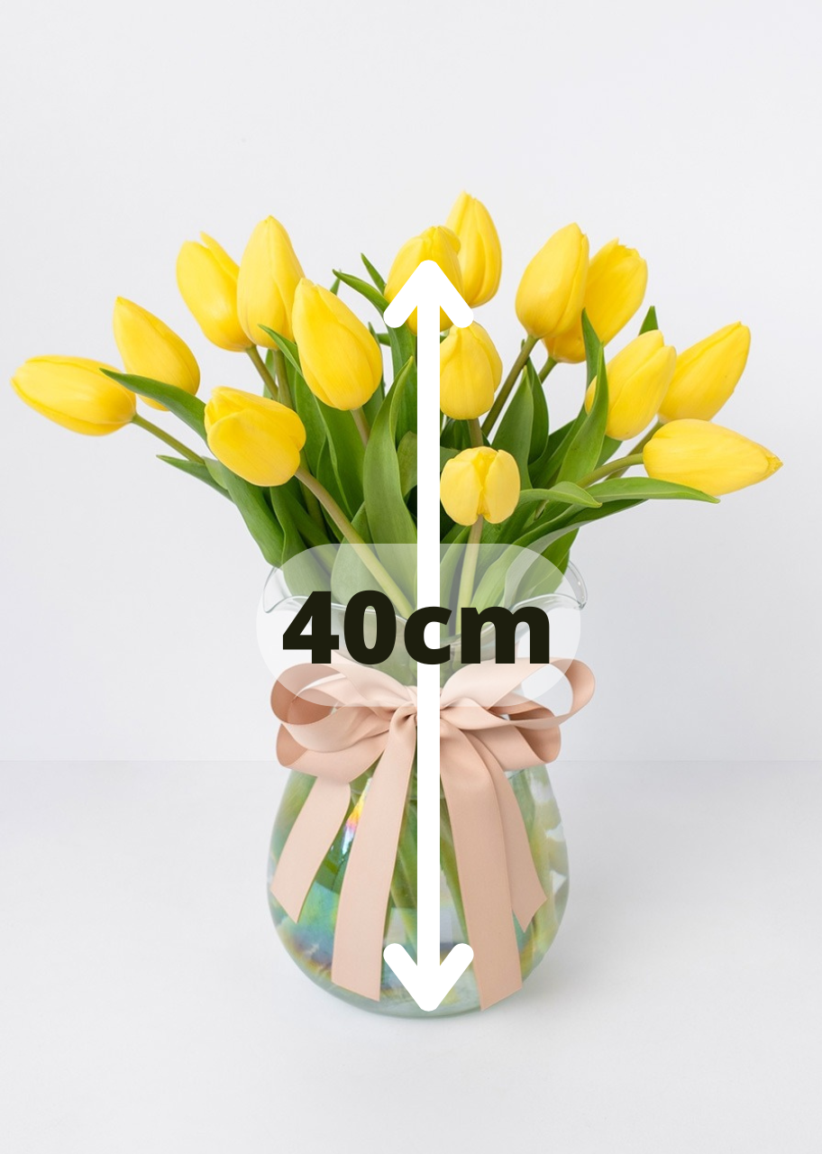 15 tulipanes amarillos en jarrón