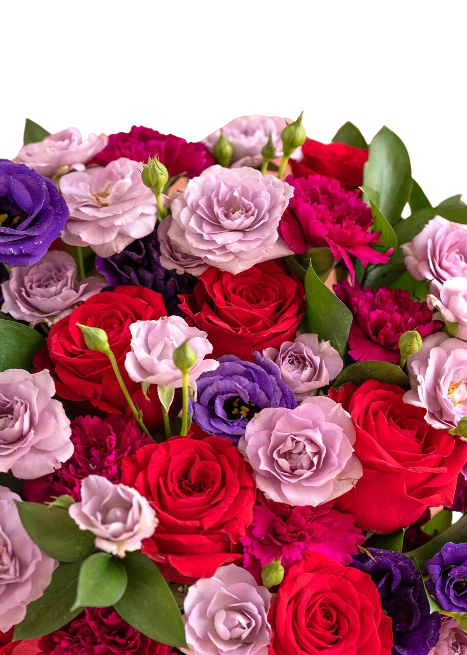 Caja con rosas y lisianthus