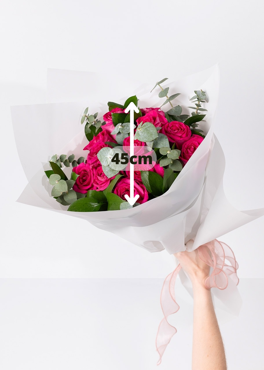 Ramo de 12 rosas fucsia