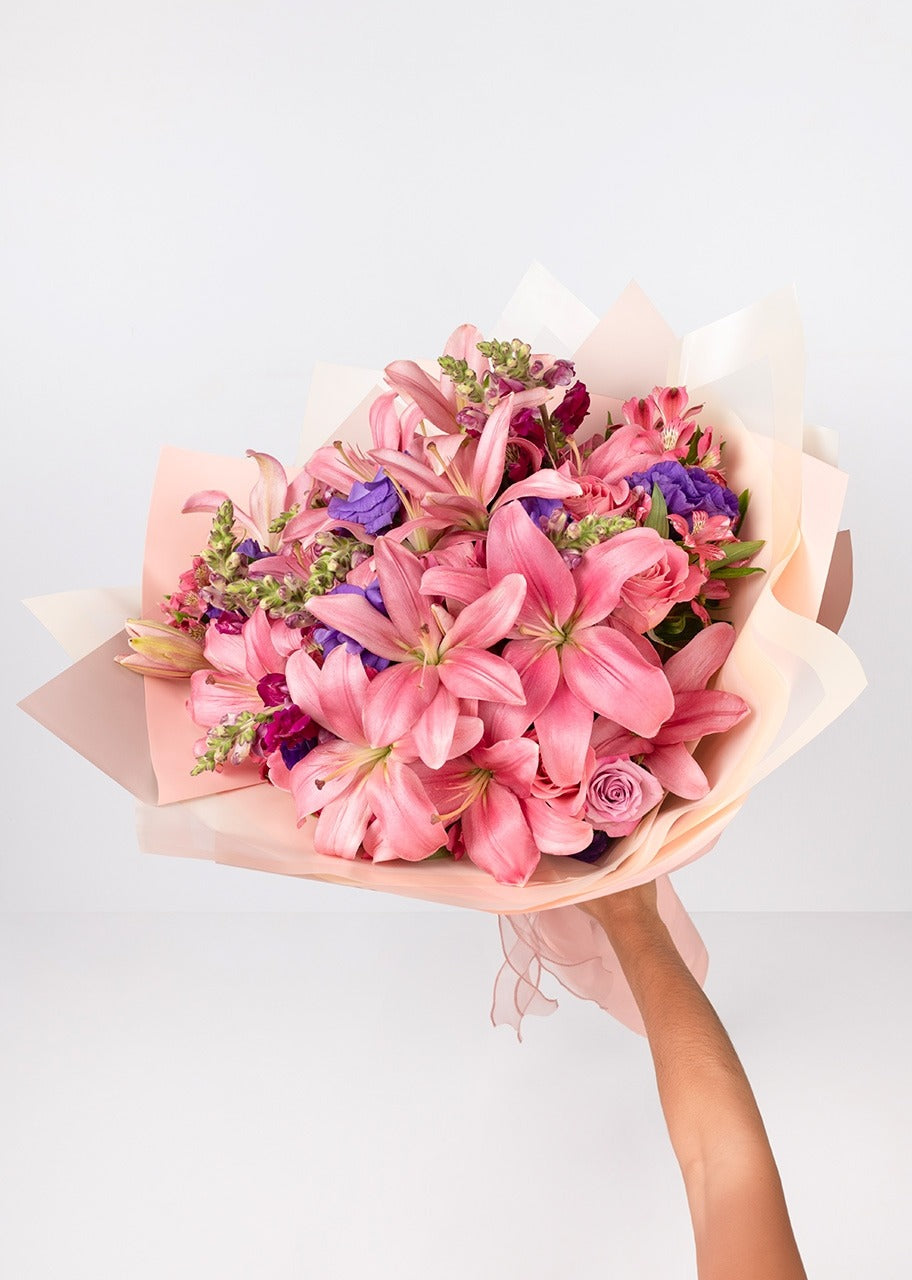 Ramo de lilys y lisianthus