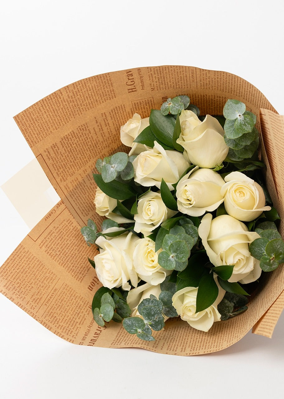 Ramo de 12 rosas blancas
