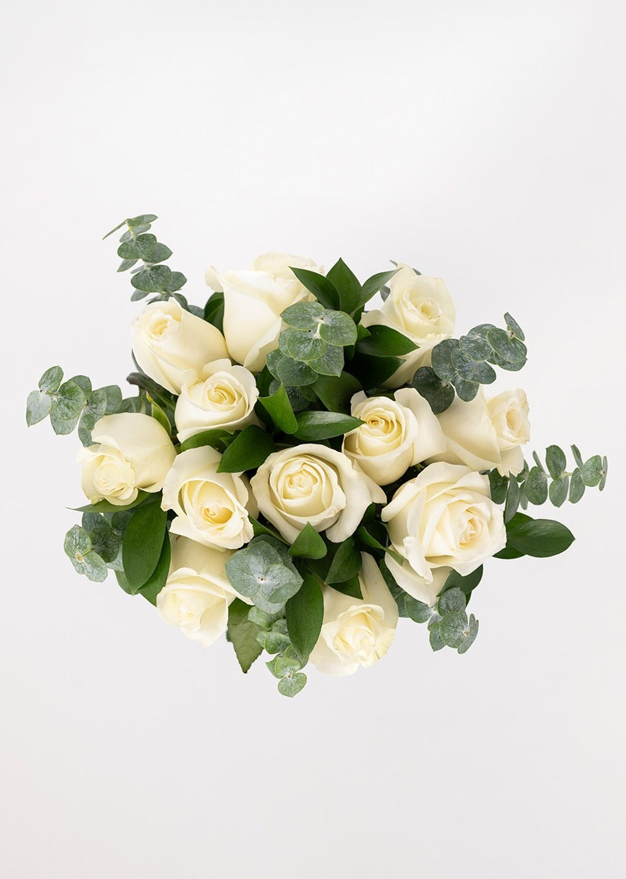 Ramo de 12 rosas blancas