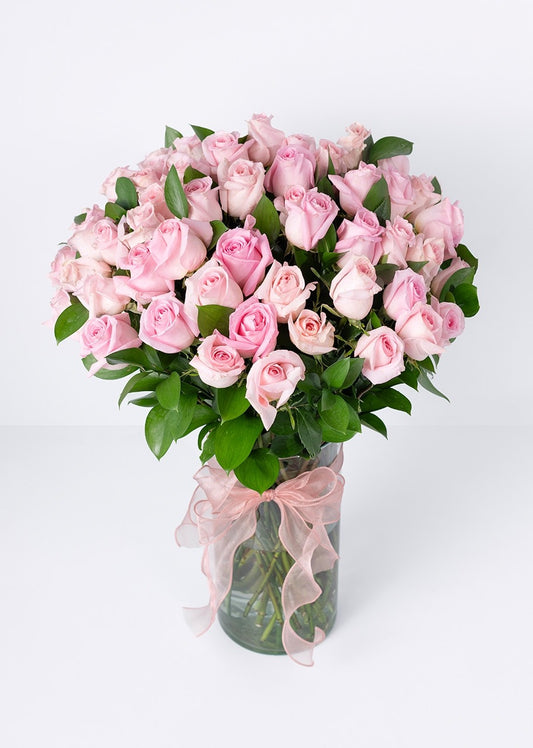 50 rosas rosas jarrón
