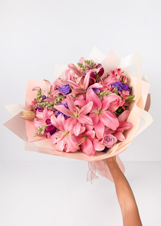 Ramo de lilys y lisianthus