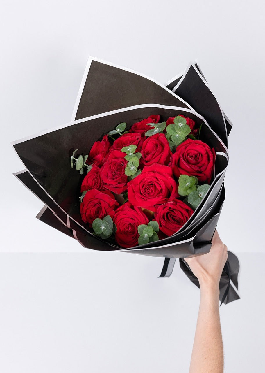 Ramo de 12 rosas rojas